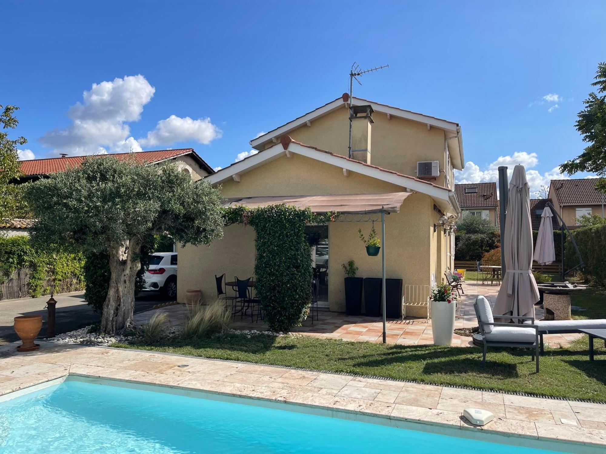 Villa Individuelle - Chassieu Εξωτερικό φωτογραφία